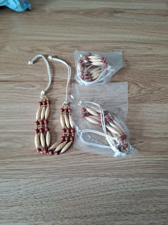 Lot 3 colliers