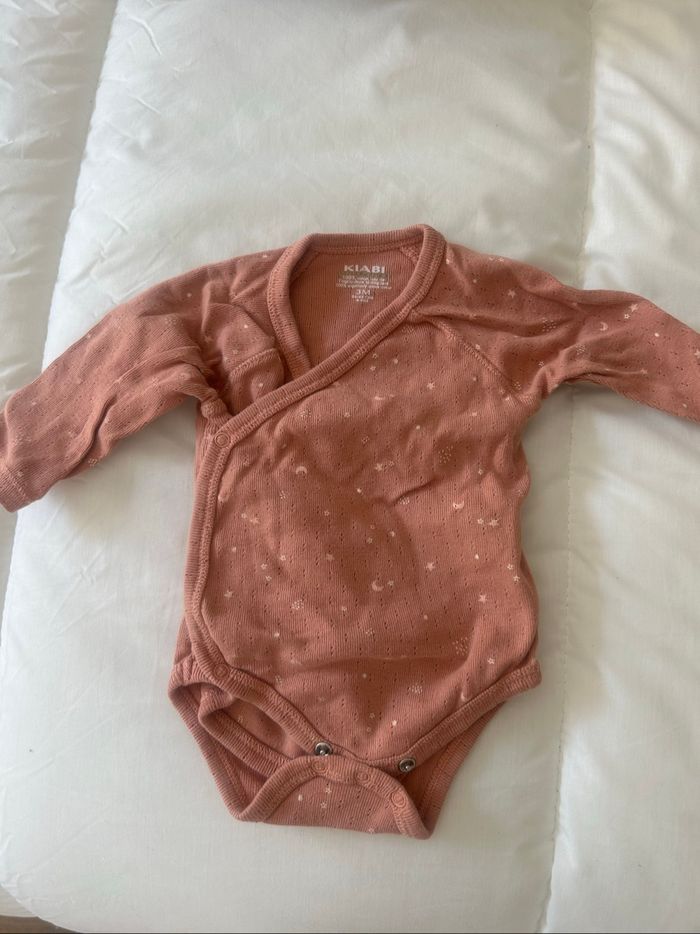 Lot bodies fille + pyjama - photo numéro 6
