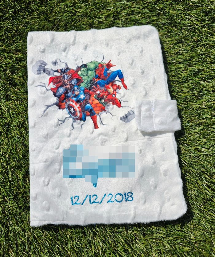 Protège carnet de santé personnalisé  marvel