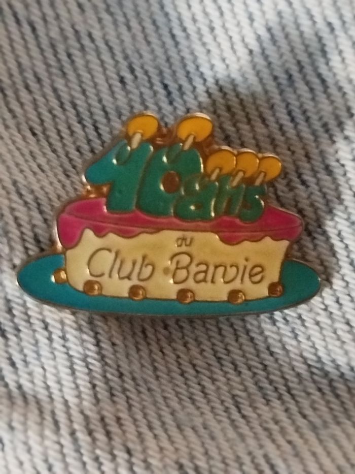 Pin's Club Barbie - 10 ans - photo numéro 4
