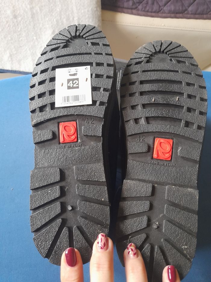 Paire de chaussures homme neuves, noires, pointure 42 - photo numéro 8