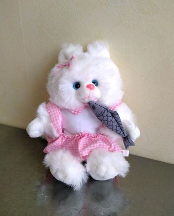Nounours / Peluche chat blanc avec poisson