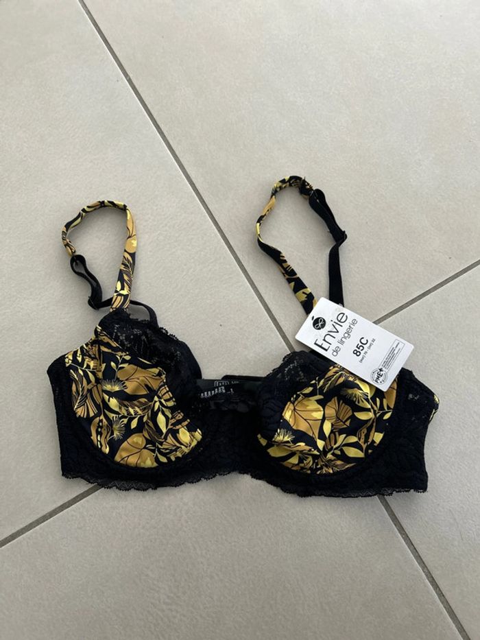 Soutien-gorge corbeille a armatures envie de lingerie neuf