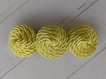 Barrette jaune