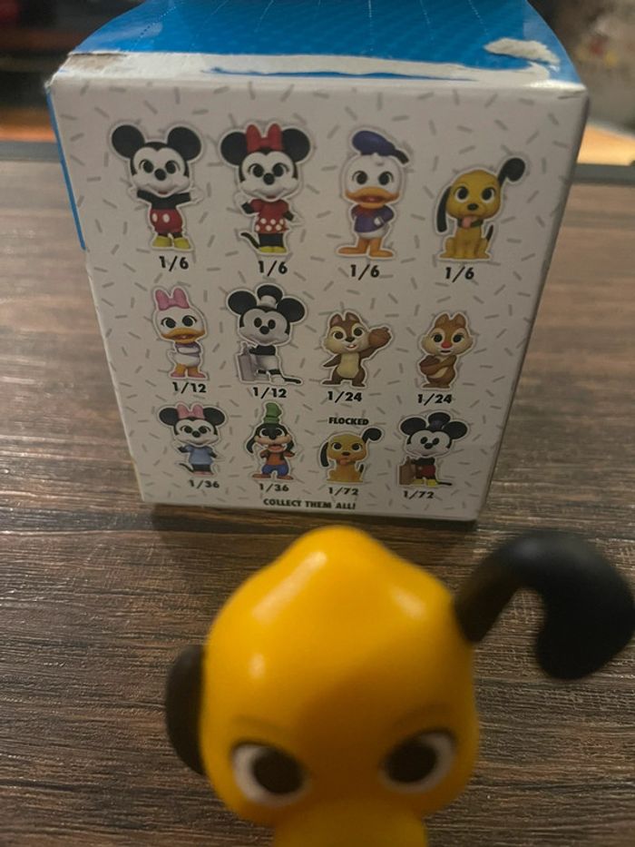 Figurine disney Pluto mystery minis - photo numéro 2