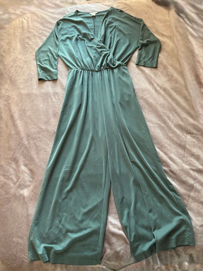 Combinaison verte Monki femme fluide taille S en bon état. - photo numéro 3