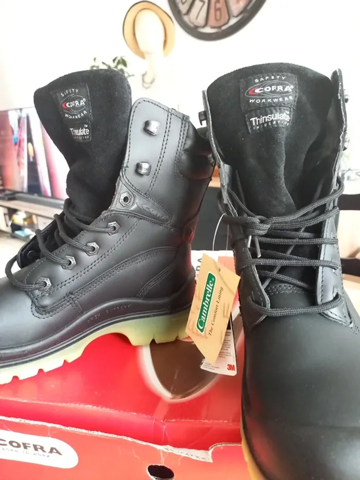 Chaussures de sécurité noir T40 Neuve - photo numéro 12