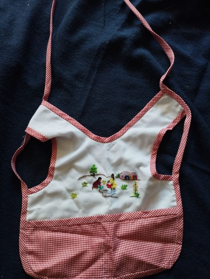 Bavoir brodé - photo numéro 1