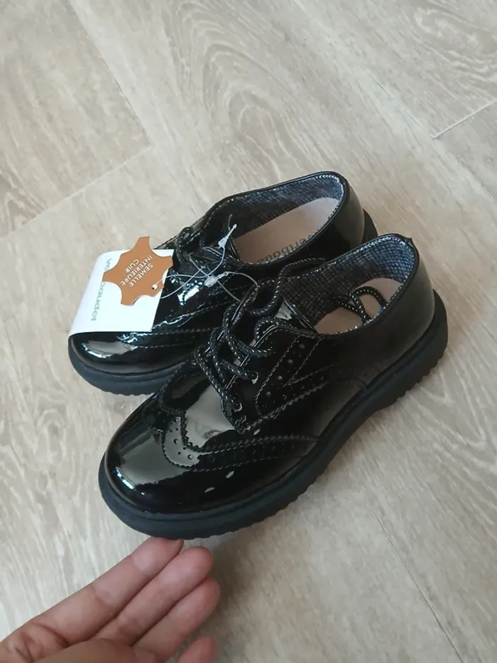 Derbies neufs petite fille vertbaudet taille 29