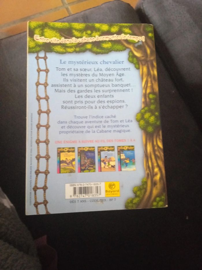 Le mystérieux chevalier tome 2 collection la cabane magique - photo numéro 2