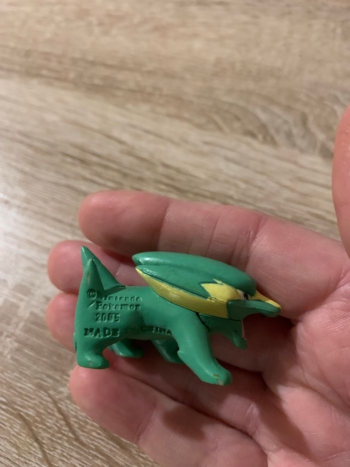 Figurine Pokémon eletrike