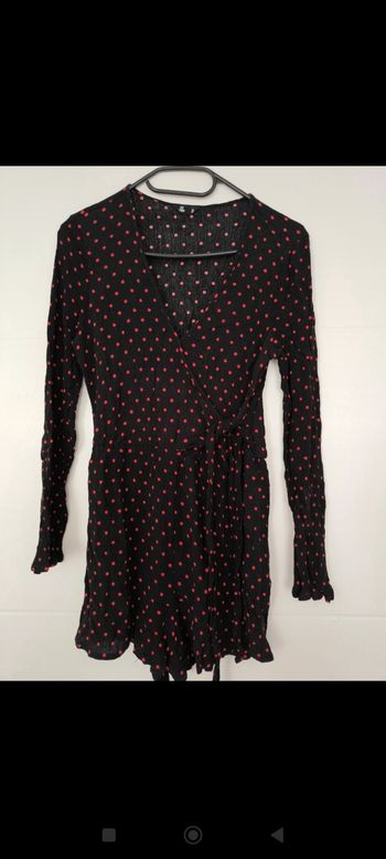 Robe noir a pois rouge