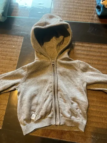 Gilet gris 12 mois