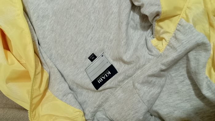 Veste legere style k way 10 ans neuve - photo numéro 3