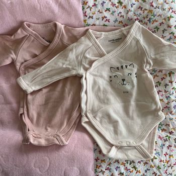 Lot de deux bodys 1mois (54/53cm)
