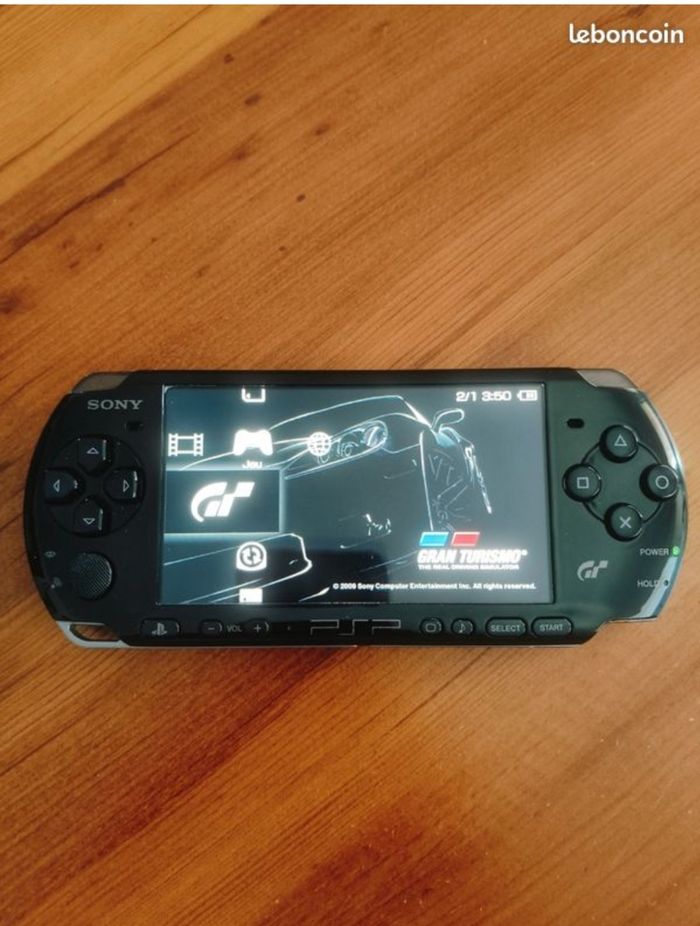 PSP slim and lite 3004 édition limitée Gran turismo - photo numéro 5