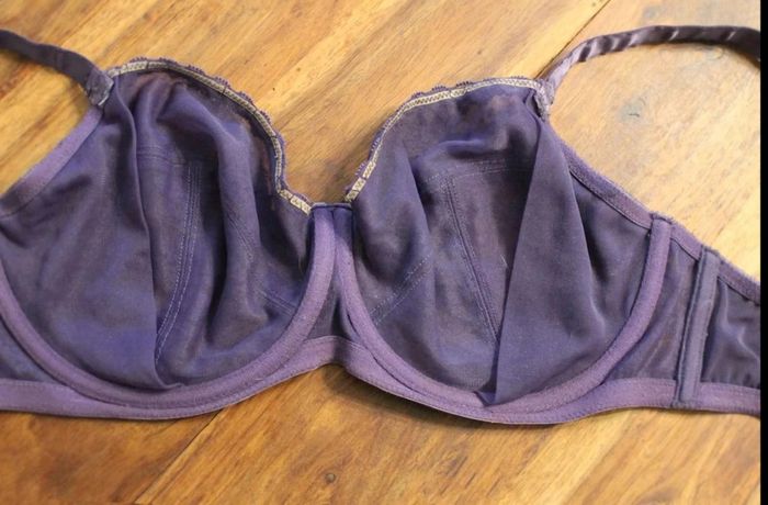 Soutien-Gorge violet en dentelle - photo numéro 7