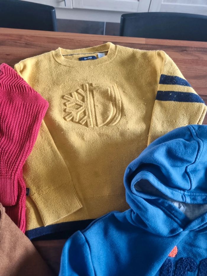 Lot 4 pulls 5 ans - photo numéro 3