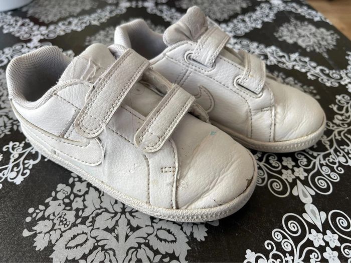 Baskets blanches NIKE 25 - photo numéro 2