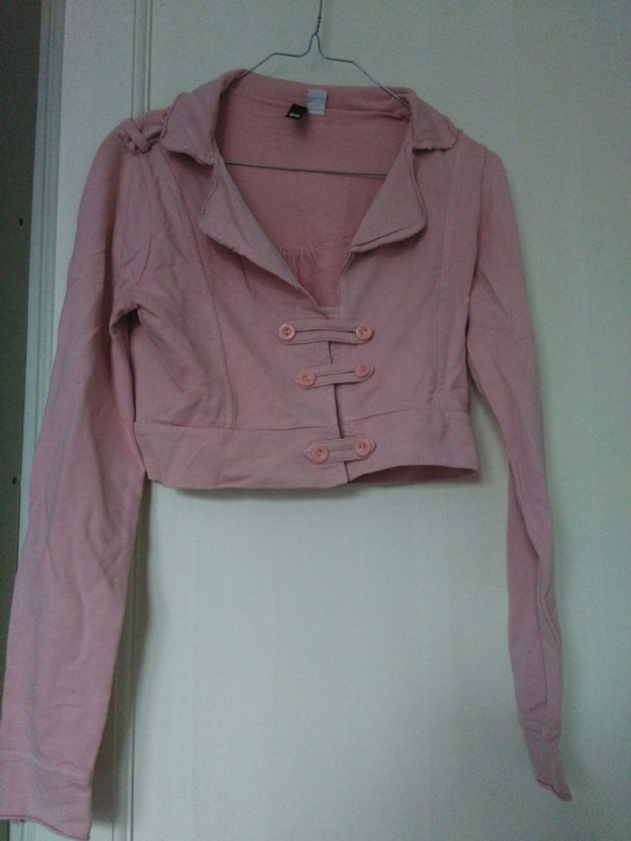Veste à galons rose courte