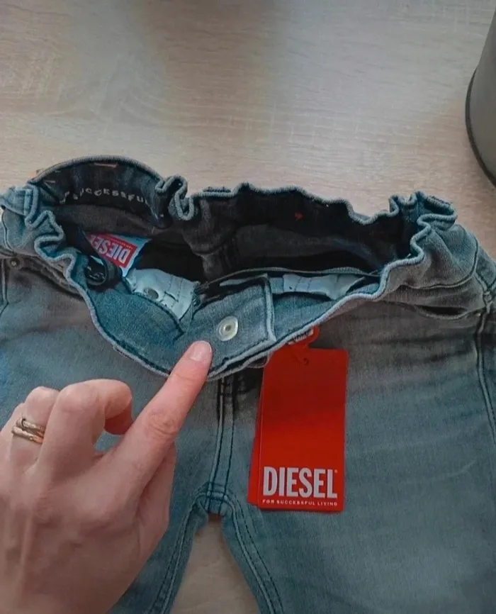 Jean Diesel taille 24-36 mois - photo numéro 2