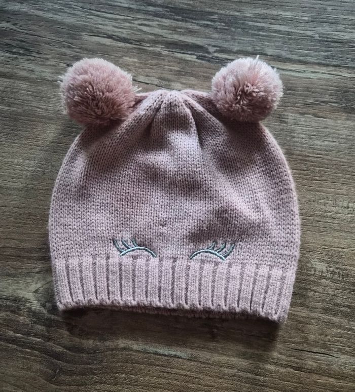 Bonnet pompons