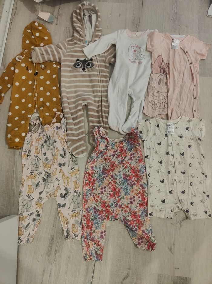 Lot 60 vêtements bébé fille 6-12mois - photo numéro 4