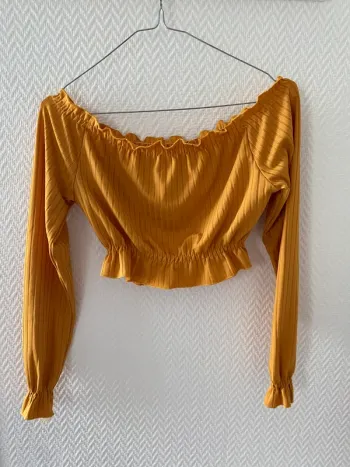 T-shirt manches longues épaules dénudées court moutarde taille S
