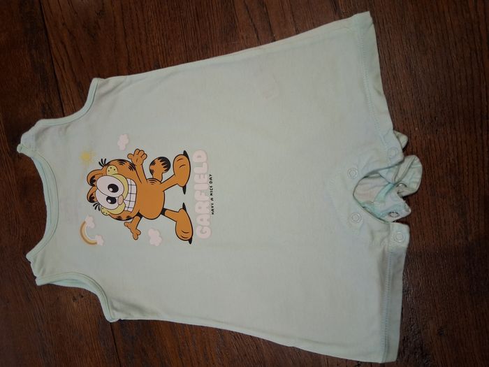 Pyjama d’été sans manches vert très clair avec motif Garfield