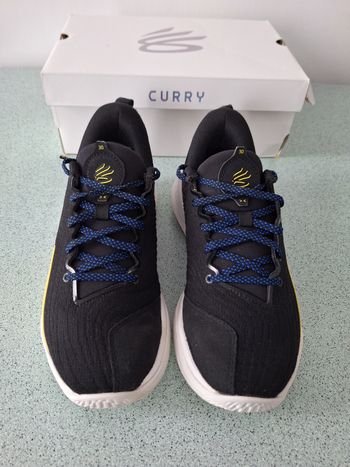 Baskets 38.5 Under Armour Curry 12 Dub.