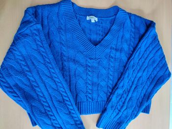 Pull col V bleu