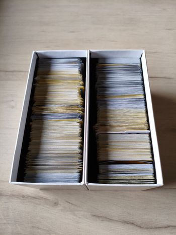 Lot de 100 cartes Pokémon VF en très bon état
