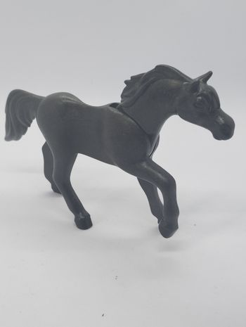 Playmobil cheval noir en mouvement