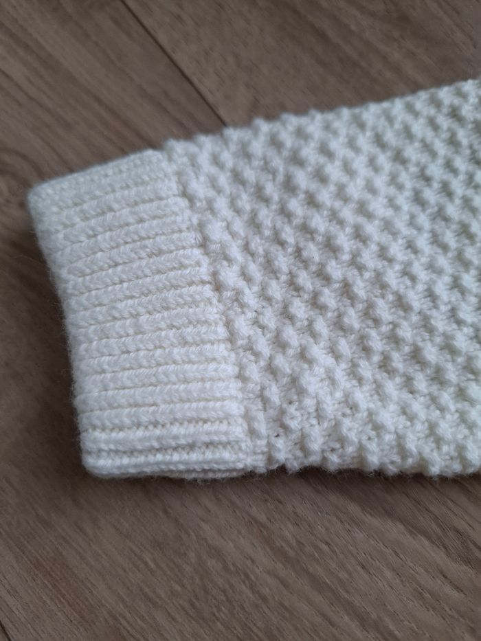 Gilet blanc bébé 6 mois - photo numéro 5