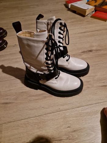 Botillons type ranger taille 36 beige et noir