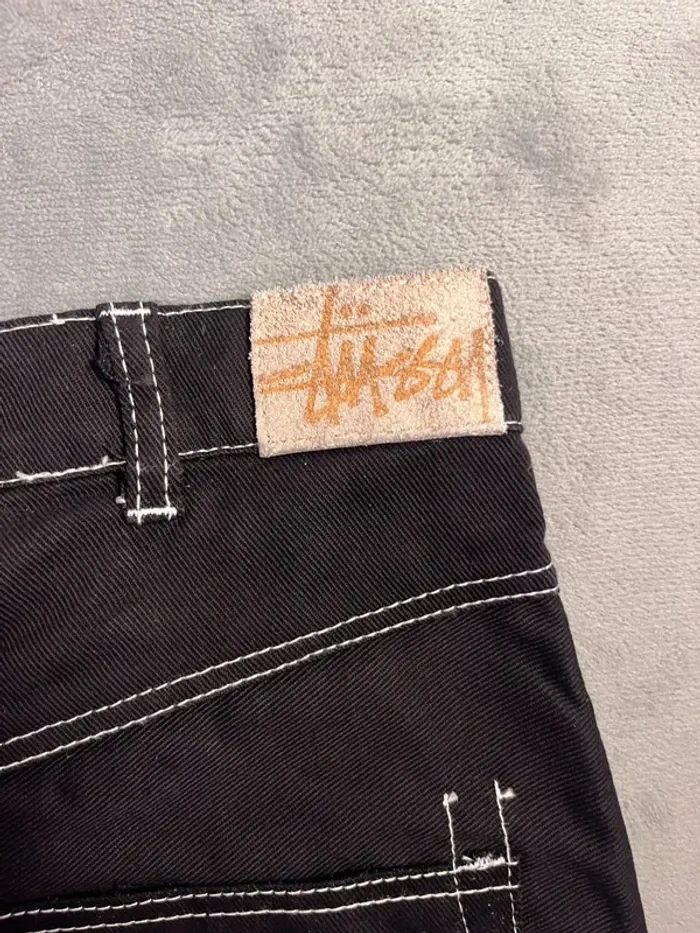 Short/Jort Stussy Black Embroidered White Big Logo Back – Taille M - photo numéro 6