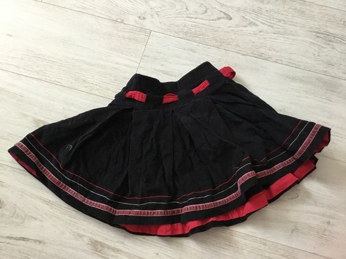jupe noir/rouge 4A - photo numéro 2