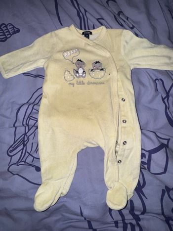 Pyjama jaune taille 1 mois