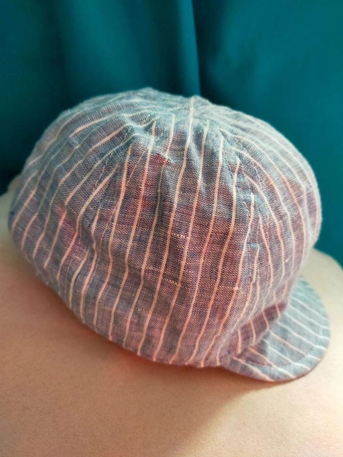 Casquette bébé rayée – Taille 43 cm – Très bon état - photo numéro 3
