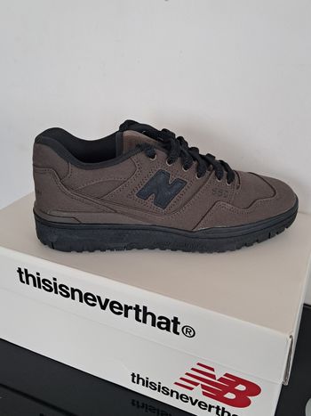 Baskets plate New Balance marron/noir, T41,5, neuve, fournit avc 2 couleurs lacets