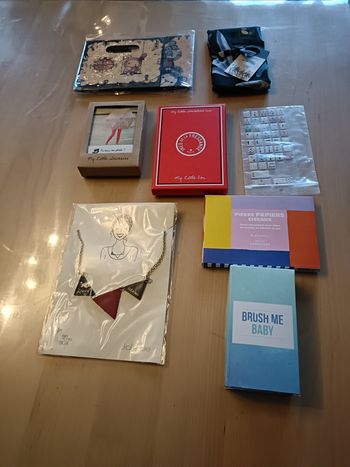 LOT DE 64 goodies My little box