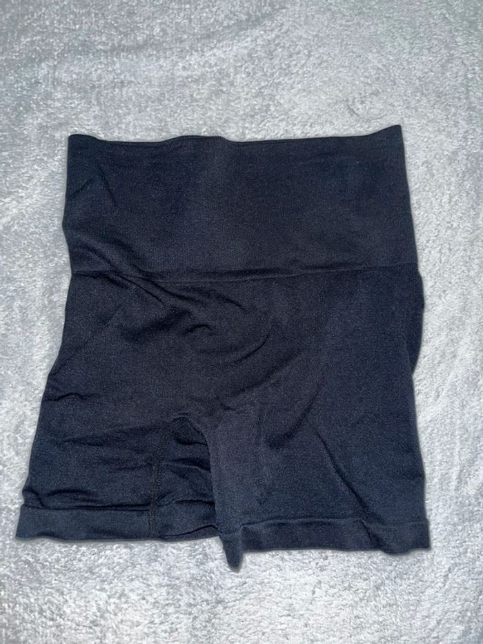 Mini short gainant - photo numéro 3