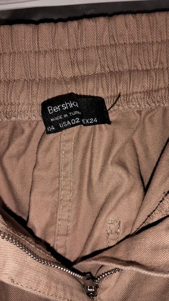 Pantalon style cargo crème Bershka 
