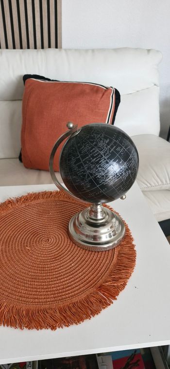 Globe Noir 