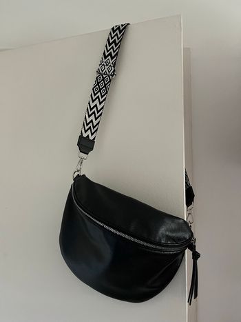 Sac banane (pas de marque) vendu avec bandoulière réglable 