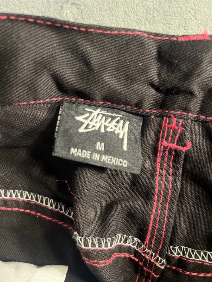 Short/Jort Stussy Black Embroidered Pink Big Logo Back – Taille M - photo numéro 7