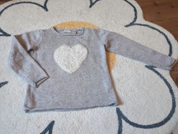 Pull épais gris coeur blanc pilou pilou Okaïdi 8 ans