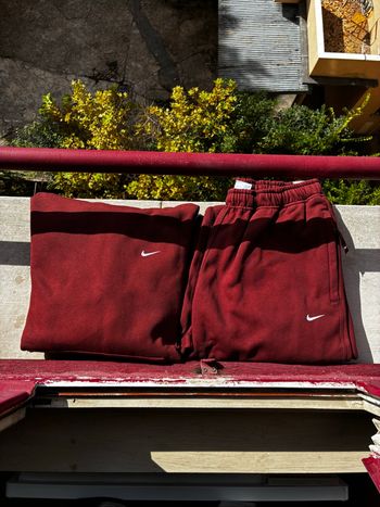 Ensemble Nike Solo Swooch Rouge - Taille M - Neuf
