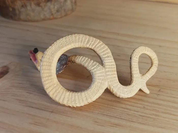 Figurine Serpent cobra beige Animal du désert - photo numéro 4