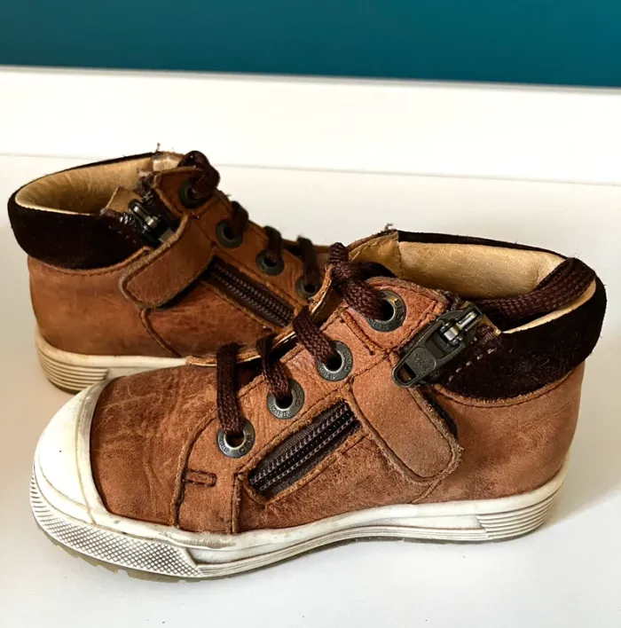 Chaussures bébé taille 22 - photo numéro 3